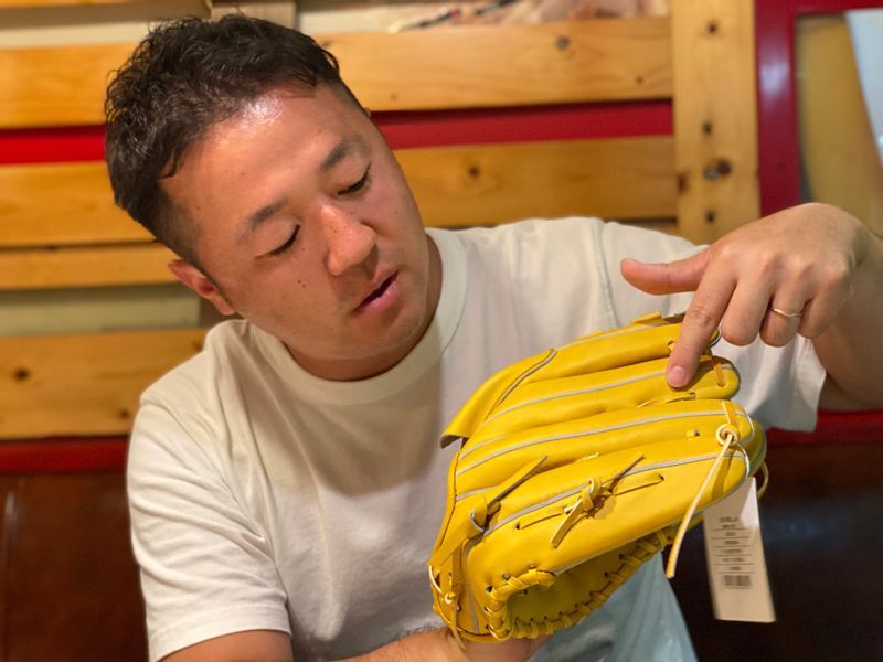 元日本ハム、吉川投手の練習用グラブ！大変貴重な物です。