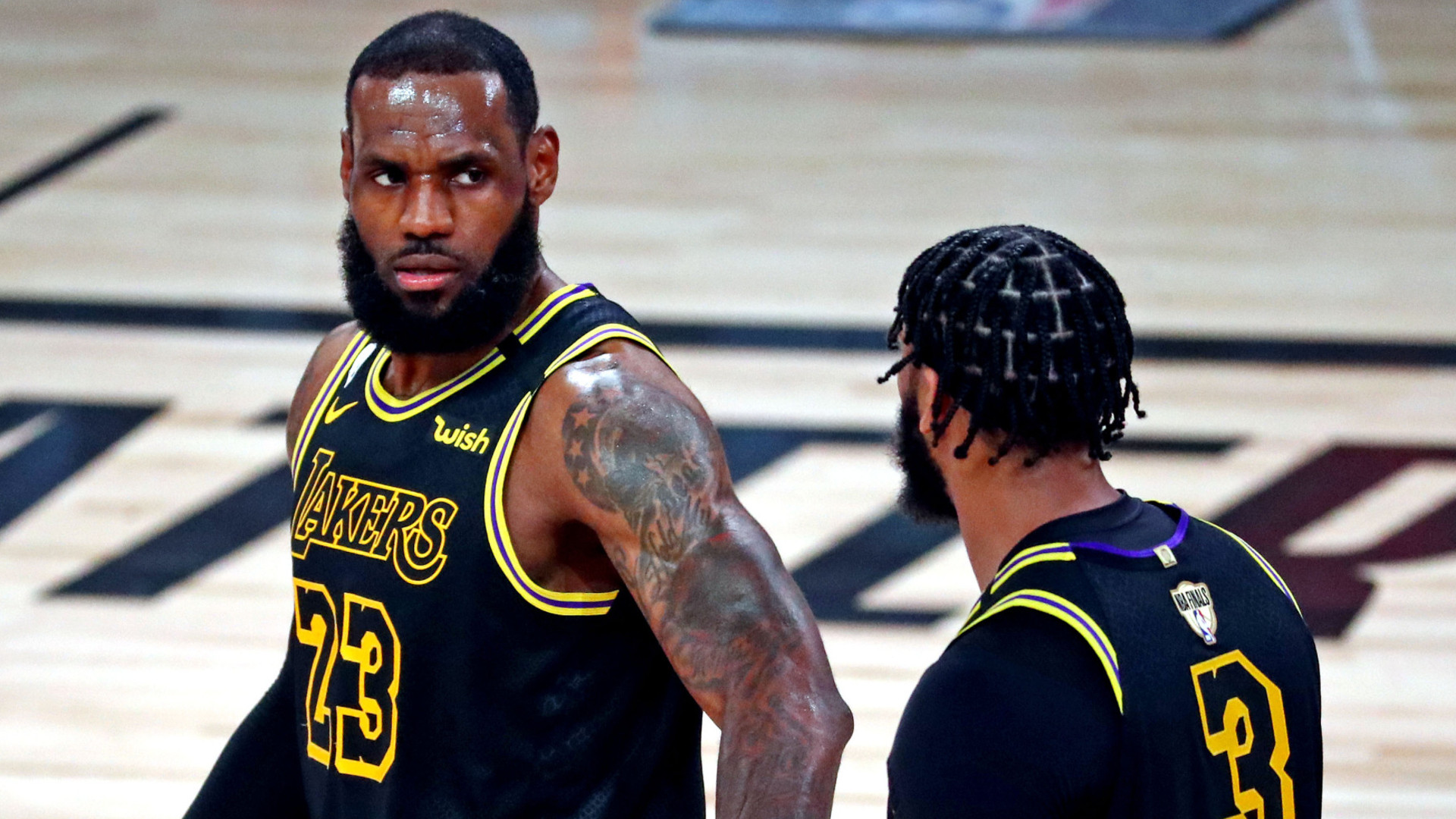 Nbaファイナル第２戦も危なげなく勝利 レイカーズが纏ったユニフォームの意味 林壮一 個人 Yahoo ニュース