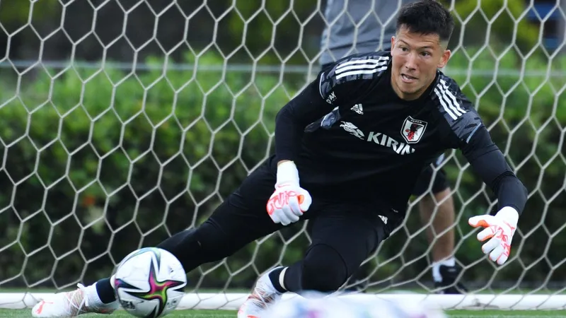 日本代表gkが 母校のピッチを訪問 林壮一 個人 Yahoo ニュース 日本代表gkが 母校のピッチを訪問 林壮一 個人 Yahoo ニュース