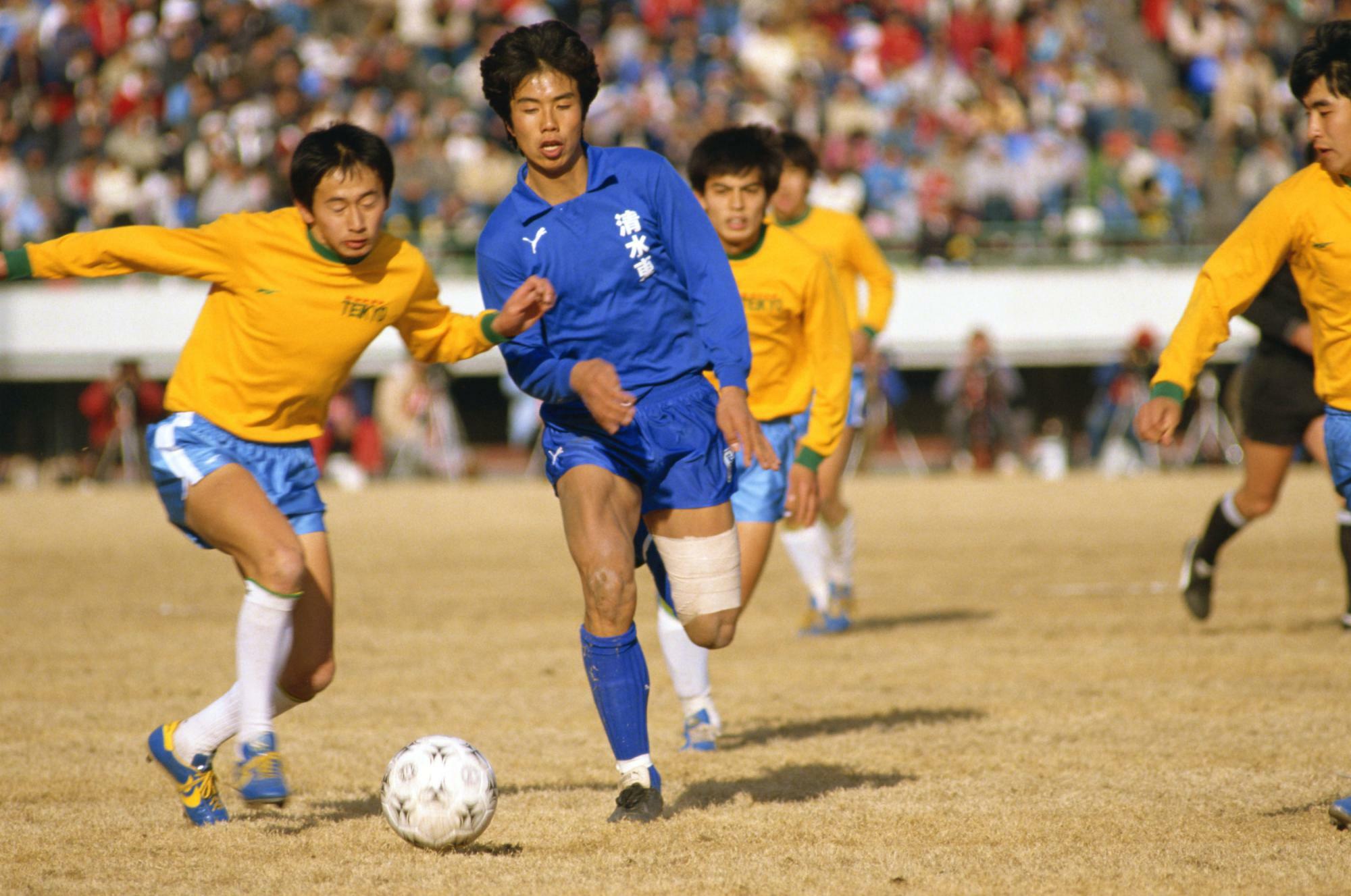 大榎克己も元日本代表。早稲田大学の監督として結果を出した