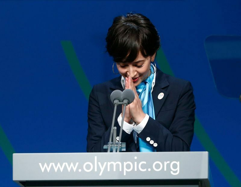 2013年9月7日、IOC総会でプレゼンテーションをしたオリンピック招致大使の滝川クリステルさん。感謝を伝えるときに合掌する人ってあまり見ないが。