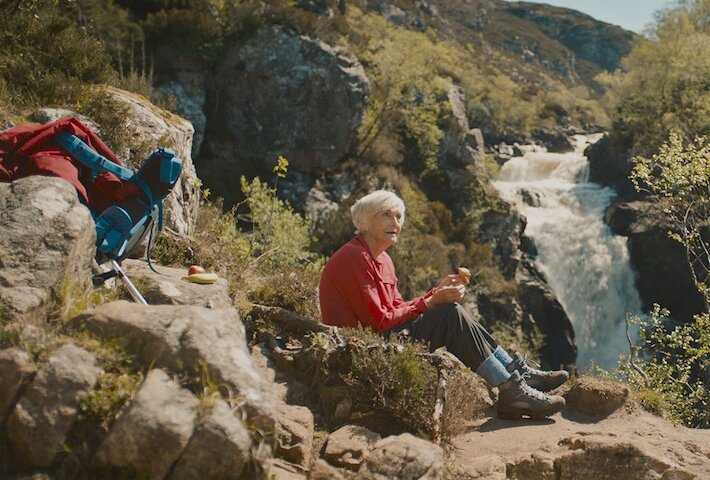 イーディと同じ83歳だったシーラ・ハンコック。登山への挑戦と、雄大な自然の中で取り戻すイーディの輝きを体感させてくれるかのよう。