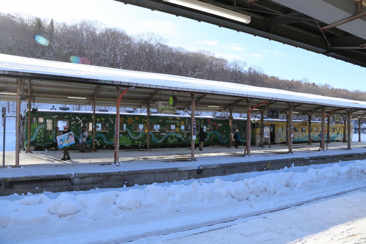 網走駅で発車を待つ「流氷物語1号」(筆者撮影)