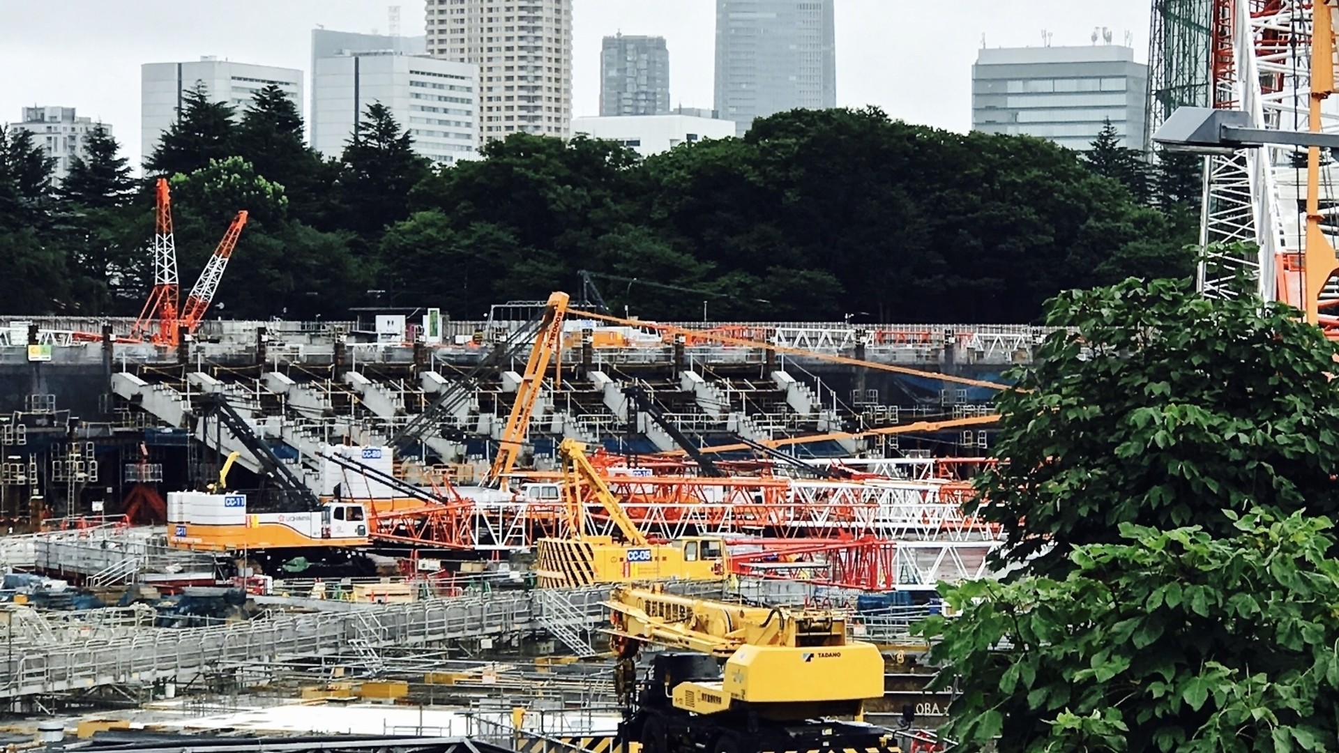 新国立競技場にサッカーファンの疑問 スタンドの傾斜が なだらかすぎないか 杉山茂樹 個人 Yahoo ニュース