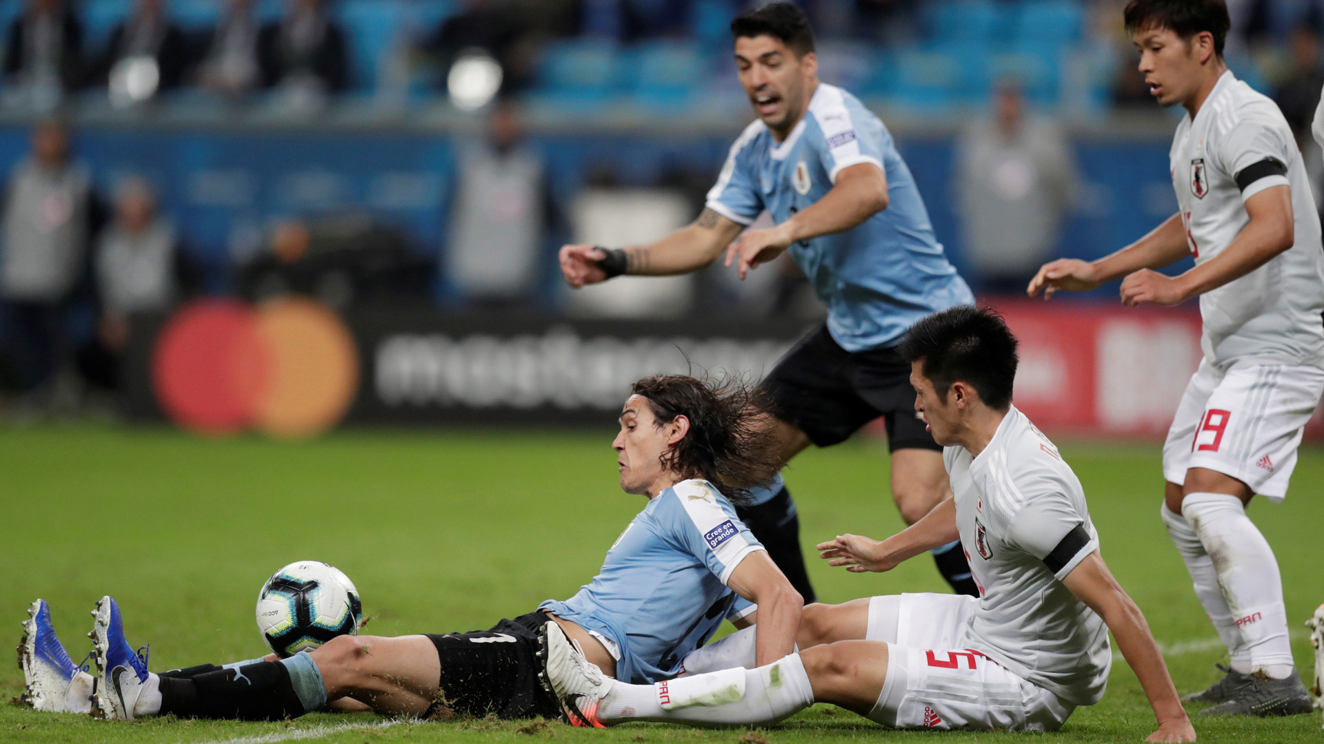 日本サッカーの不思議 日本国内の３バックは なぜその多くが守備的なのか 杉山茂樹 個人 Yahoo ニュース