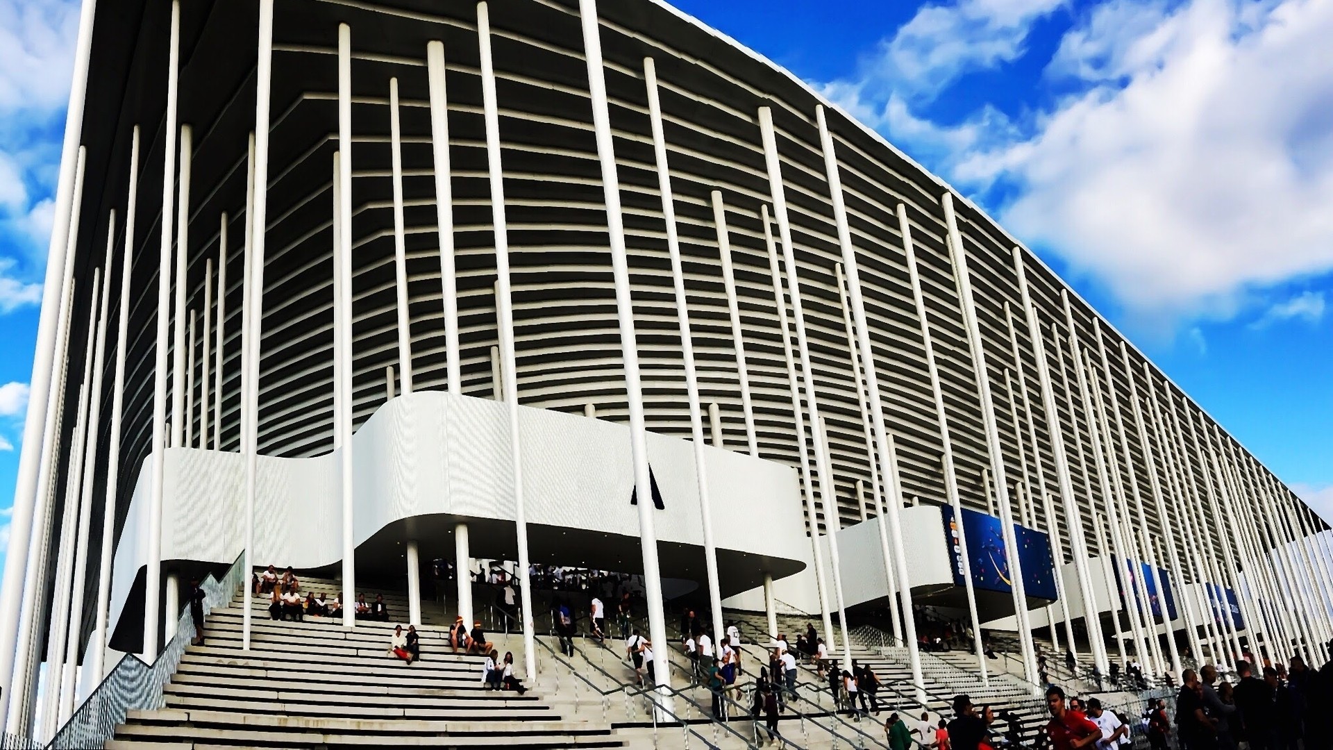 独自の視点で選定したｊ１リーグ18チームのスタジアムランキング 後編 １位に輝いたスタジアムはここだ 杉山茂樹 個人 Yahoo ニュース