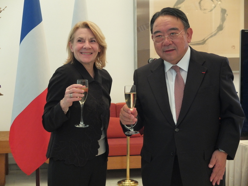 ベルサイユ宮殿プレジデントのカトリーヌ・ペゴーさんと木寺昌人駐仏日本大使
