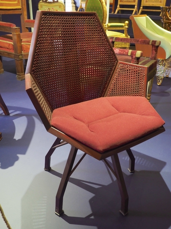 ミッテラン大統領がエリゼ宮の内装に取り入れた椅子