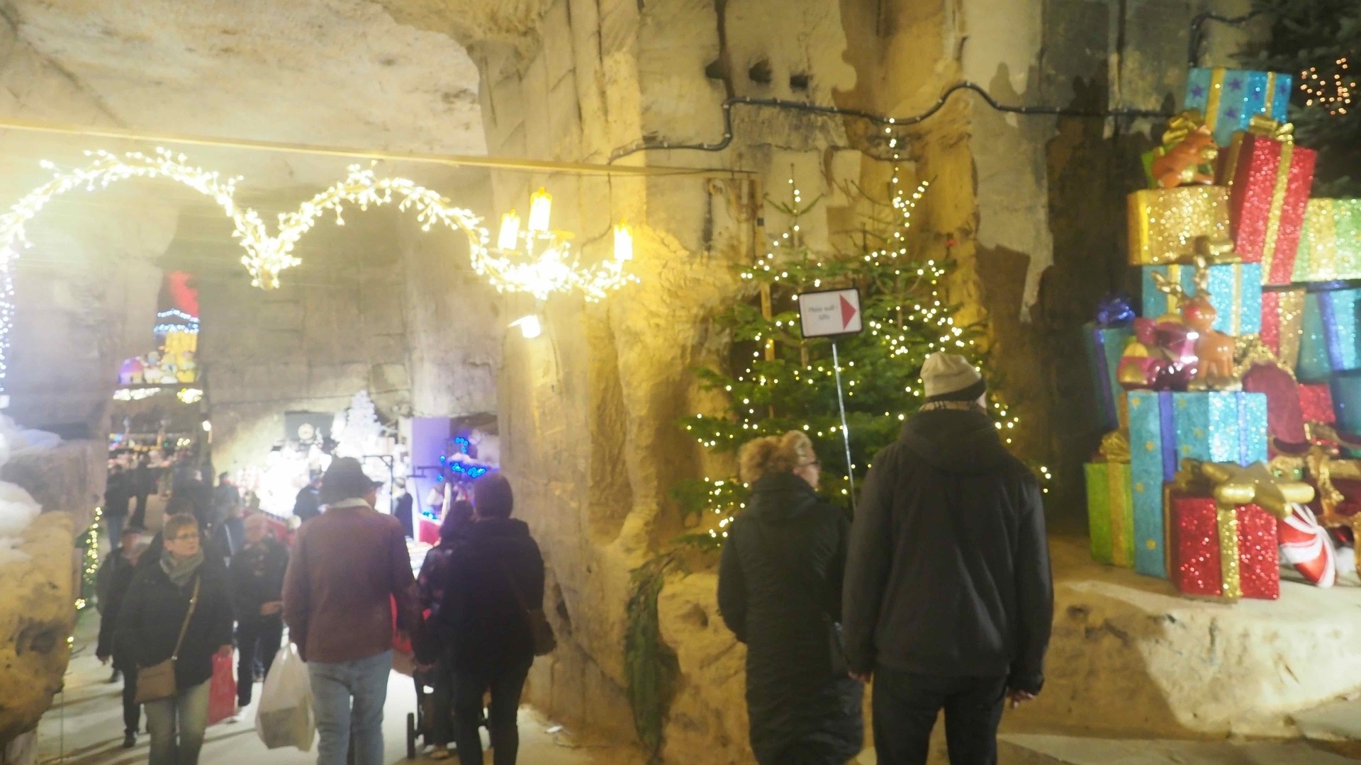 ほっこりオランダのクリスマス旅 Valkenbourg ファルケンブルク洞窟のクリスマスマーケット 鈴木春恵 個人 Yahoo ニュース