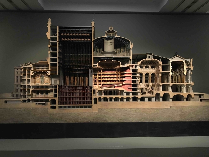 1875年に完成したパリ・オペラ座（ガルニエ宮）の模型。設計者シャルル・ガルニエのデッサンを元に制作されている（オルセー美術館）