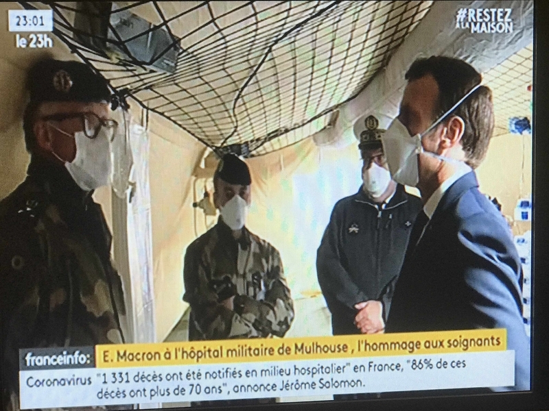 マスクを着けた大統領（France2の画面から）