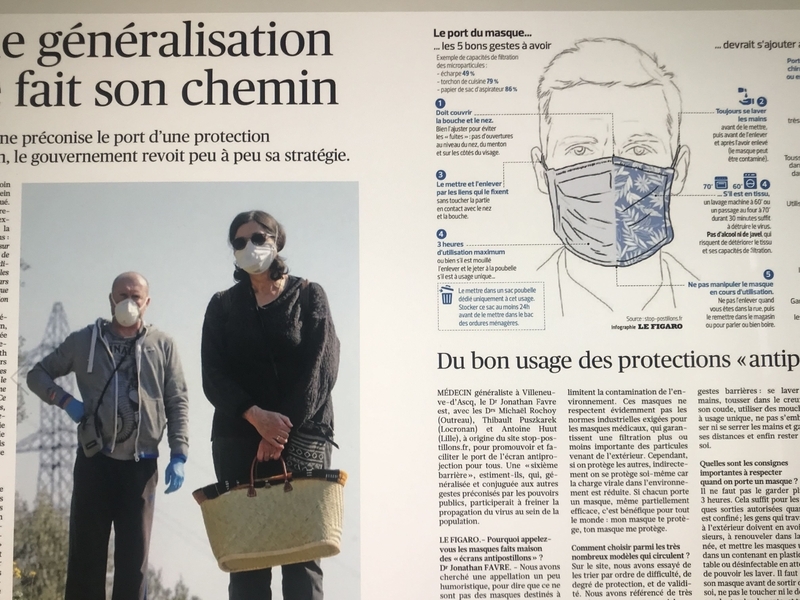 4月6日付『ル・フィガロ』紙、見開き２面にわたるマスクの記事。布マスクの場合、水温60℃設定の洗濯機で洗浄、もしくは70℃のオーブンで30分加熱して殺菌するアドバイスなどが掲載されている