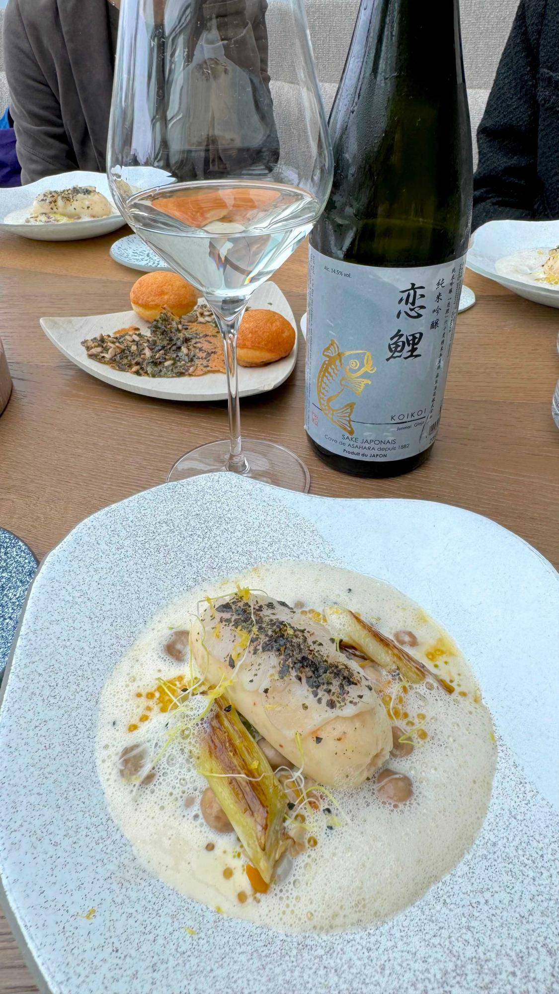ホタテ貝の料理と、日本酒「恋鯉」のペアリング