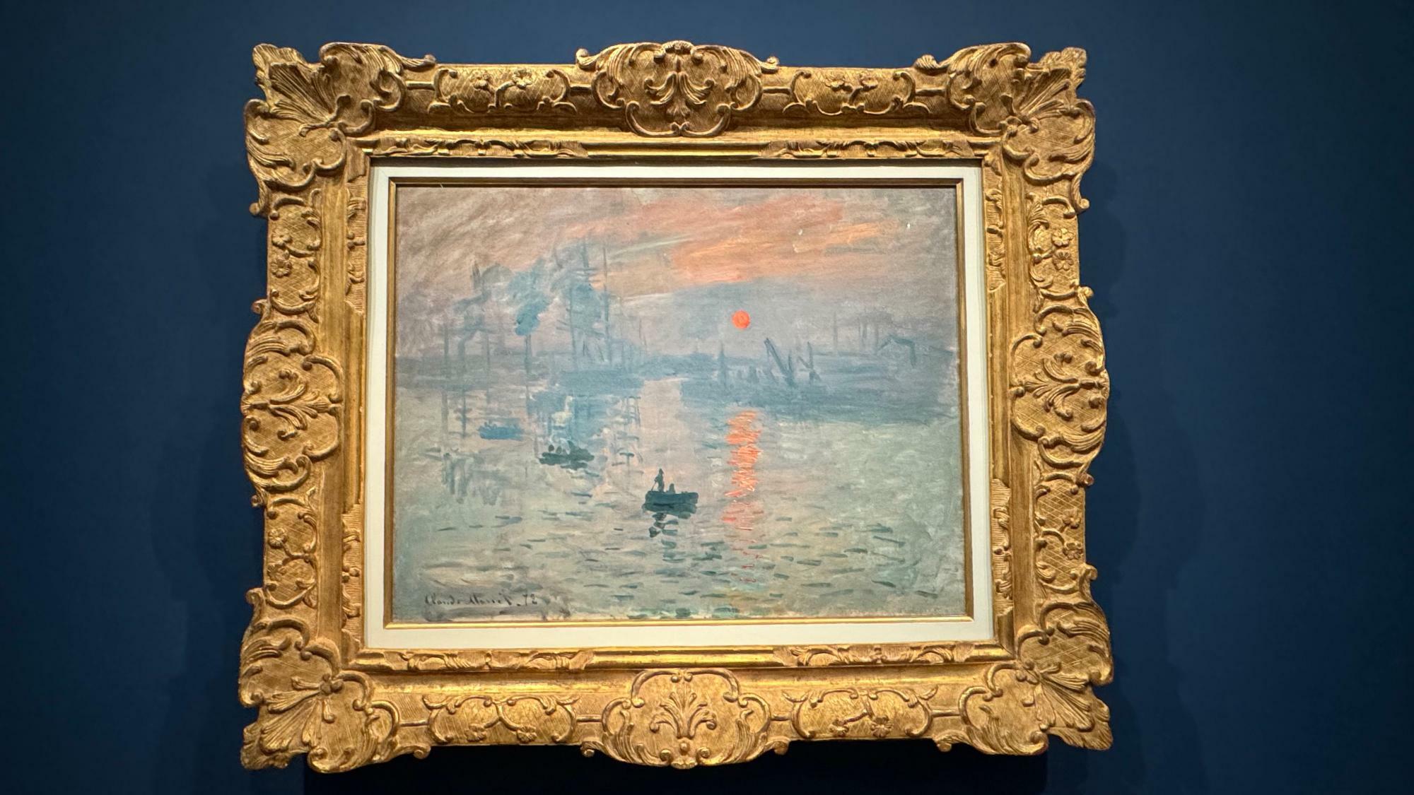 クロード・モネ「印象 日の出」（パリ・マルモッタン・モネ美術館所蔵）。1872年11月13日早朝、ルアーヴルの港を描いたもの。クレーンのある近代的な風景、構図や色彩に表れたジャポニズムに新味が