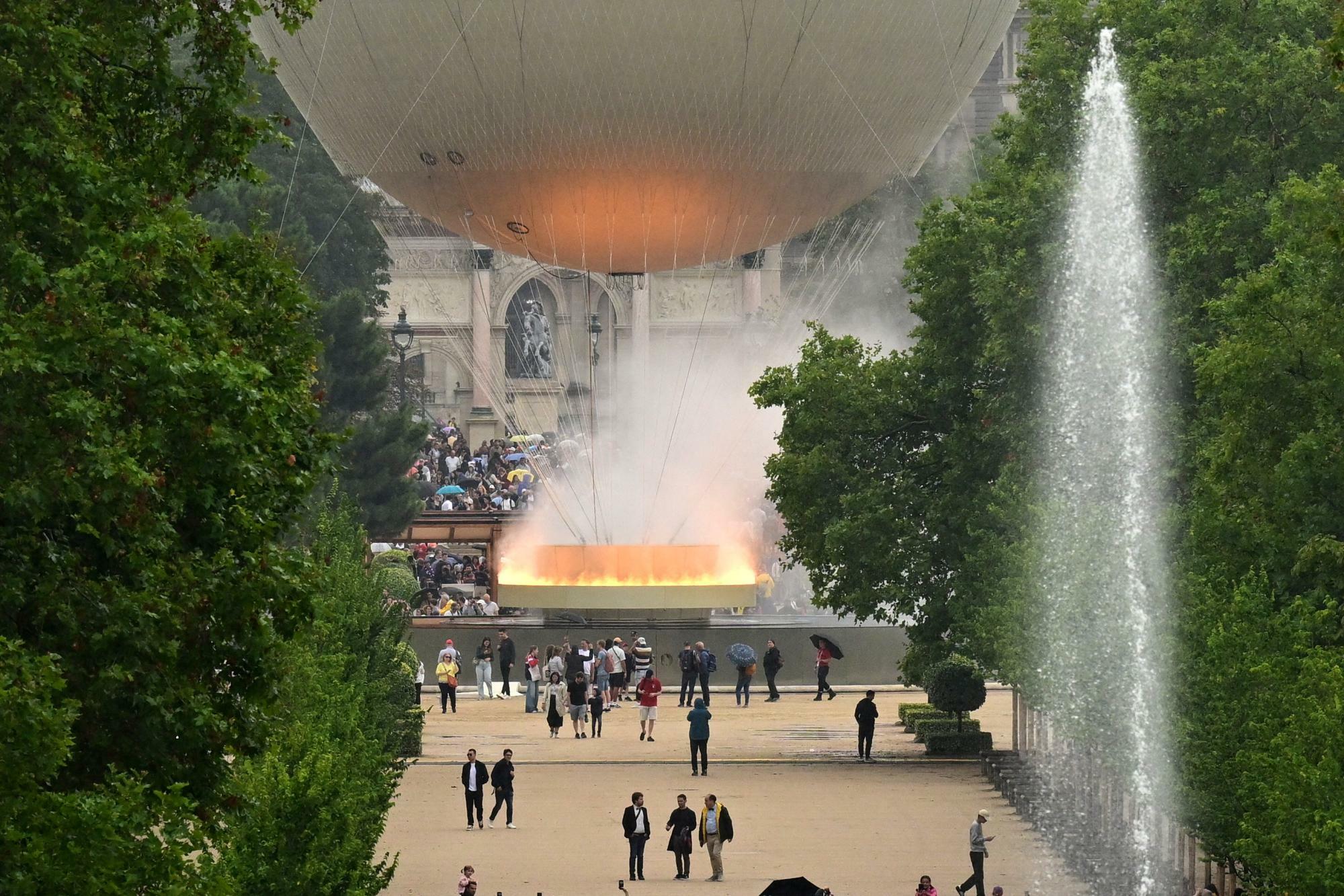 パリ・チュイルリー公園に設定されている聖火台