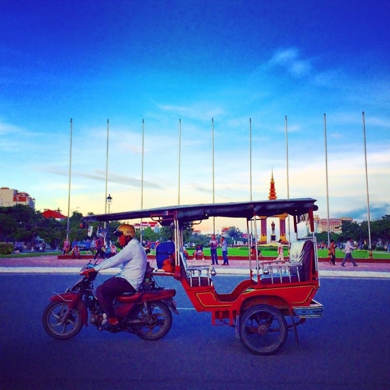 カンボジアでのバックパッカー営業時の様子　写真：タイモブ提供