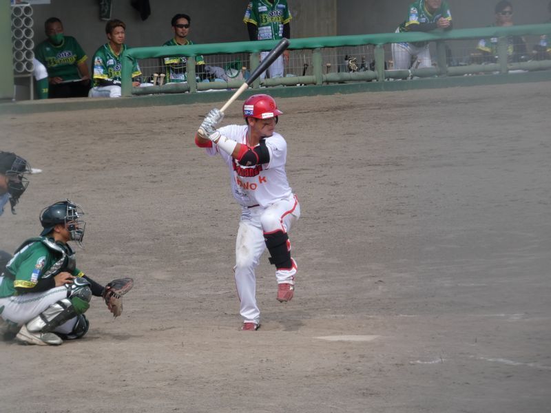ロッテ入団!NPB復帰の夢叶った小窪哲也はなぜ、逆転Vの ロッテ入団!NPB復帰の夢叶った小窪哲也はなぜ、逆転Vの