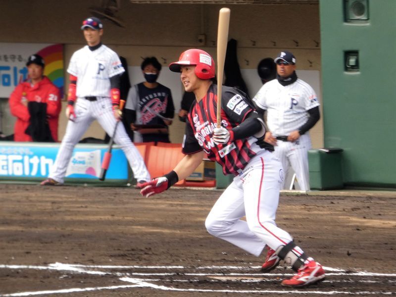 初回にタイムリーを放った高橋