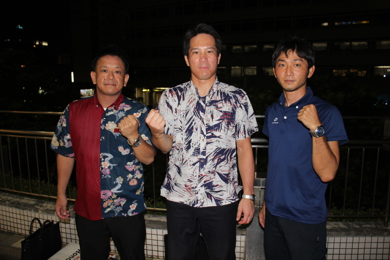 写真左から、左利きの捕手・長嶺勇也さん、エースの成底和亮さん、左利きの三塁手の金城佳晃さん（高木遊撮影）