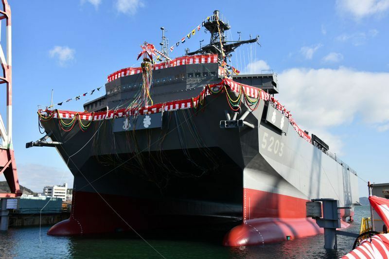 2021年3月に就役が予定される音響測定艦「あき」（海上自衛隊撮影）
