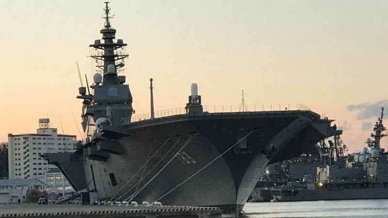 海上自衛隊史上最大の艦艇である護衛艦「いずも」（2018年2月、高橋浩祐撮影）