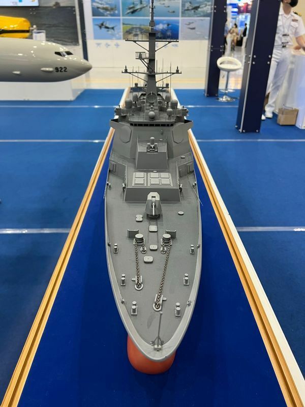 韓国海軍が初めて公開した次世代イージス艦「正祖大王」の模型（李大韓氏提供）