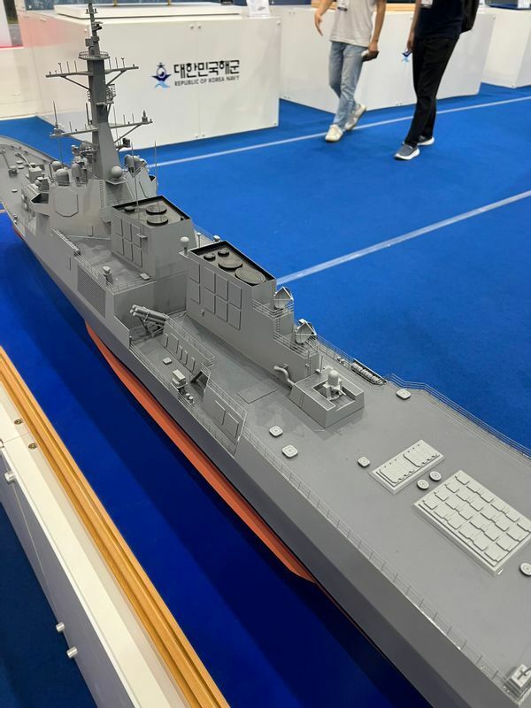 韓国海軍、次世代イージス艦の模型を初公開 主要装備も明らかに（高橋