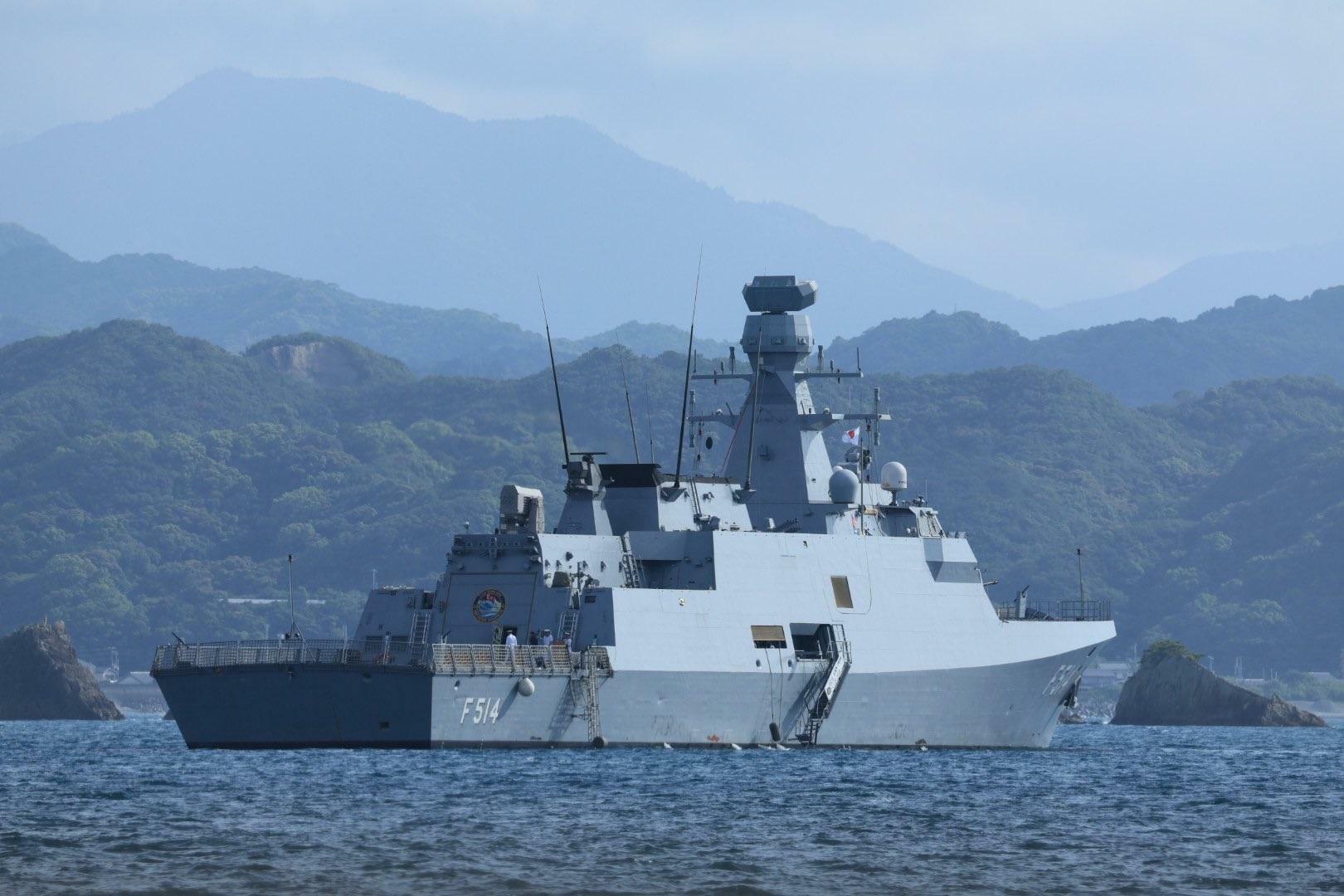 2024年6月8日朝に和歌山県の串本港に入港するトルコ海軍アダ級コルベット「クナルアダ」（自衛隊協力会 はぎの会撮影、提供）