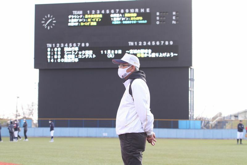 「石巻野球フェスティバル」を主催する石巻野球会議の松本副会長。石巻工高の元監督で、現在は宮城県高野連の理事長を務めている（筆者撮影）