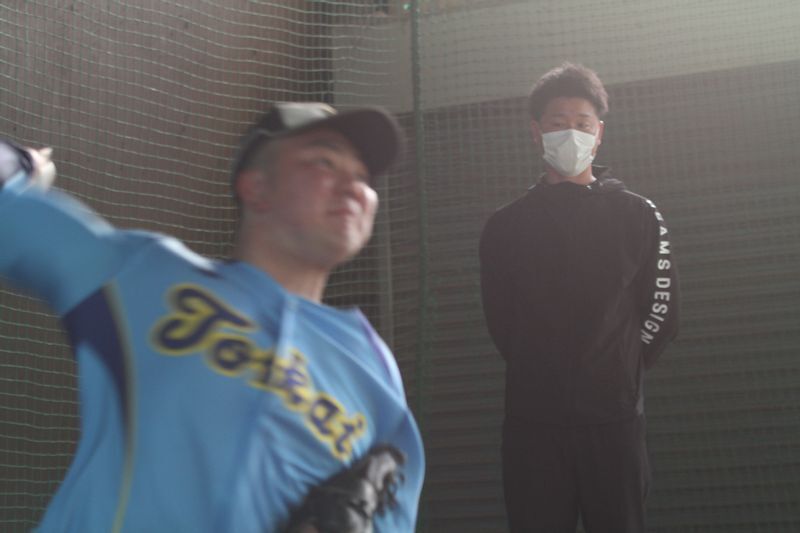 本間(左)は「分からないことを学ぶことができ、とてもよかったです」と話した