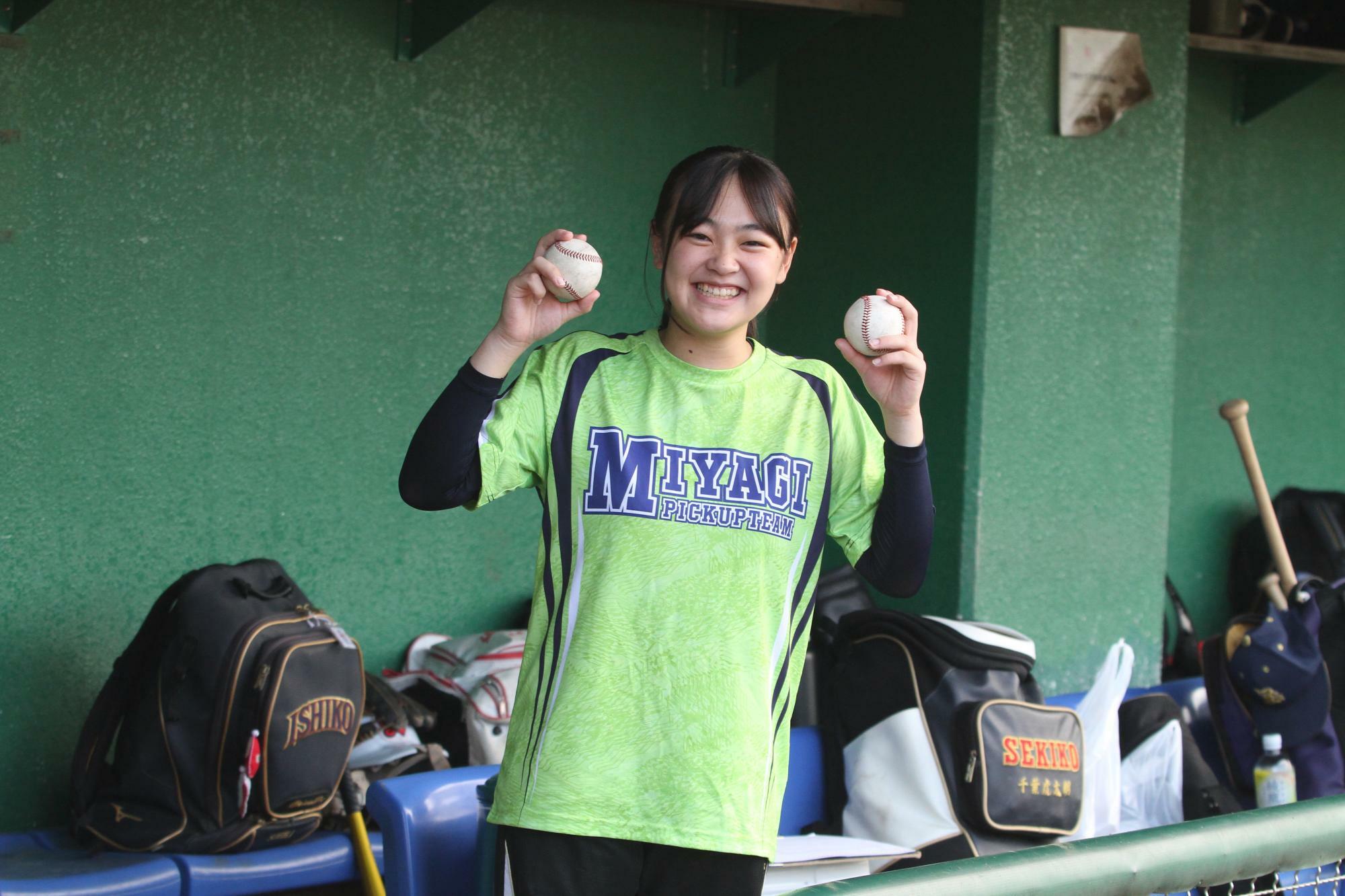 富谷・飯田マネージャー。中学時代はソフトボール部で県大会優勝、東北大会に出場した