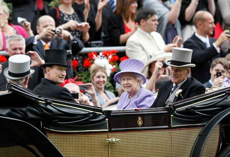 エリザベス女王陛下と競馬、ディープインパクトの曾祖母は女王の愛馬 