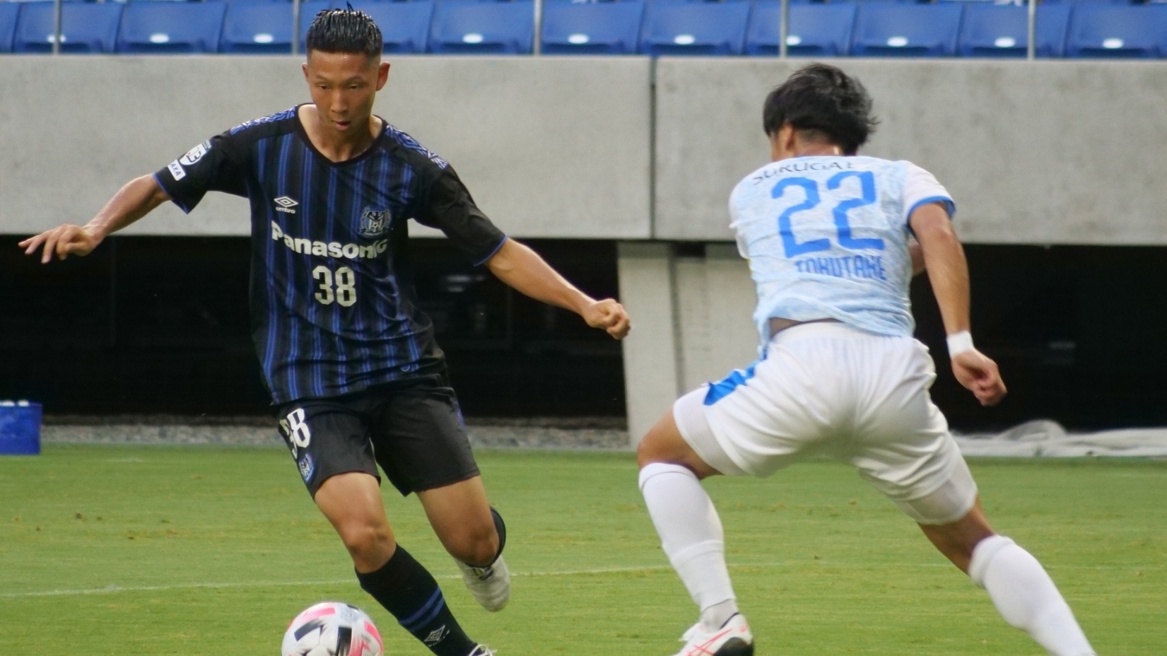 ガンバ大阪 定期便v0l 5 宇佐美貴史が語る 唐山翔自 二人に通じるゴールまでの 過程 高村美砂 個人 Yahoo ニュース