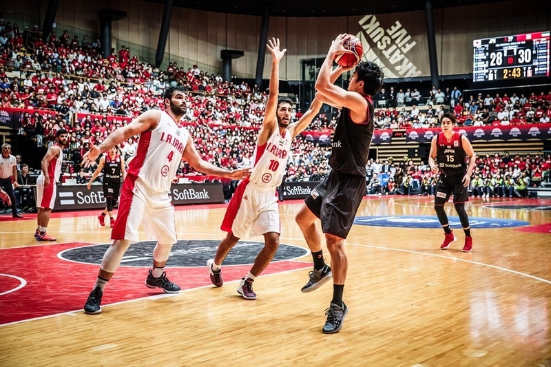 得点機会が少なかったといえ、勝利に導くために必要な仕事をした比江島　(C)FIBA.com