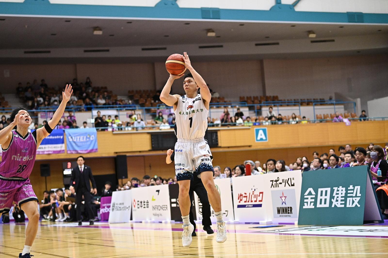 今季の青木はB2の愛媛オレンジバイキングスで飛躍を目指す (C)B.LEAGUE