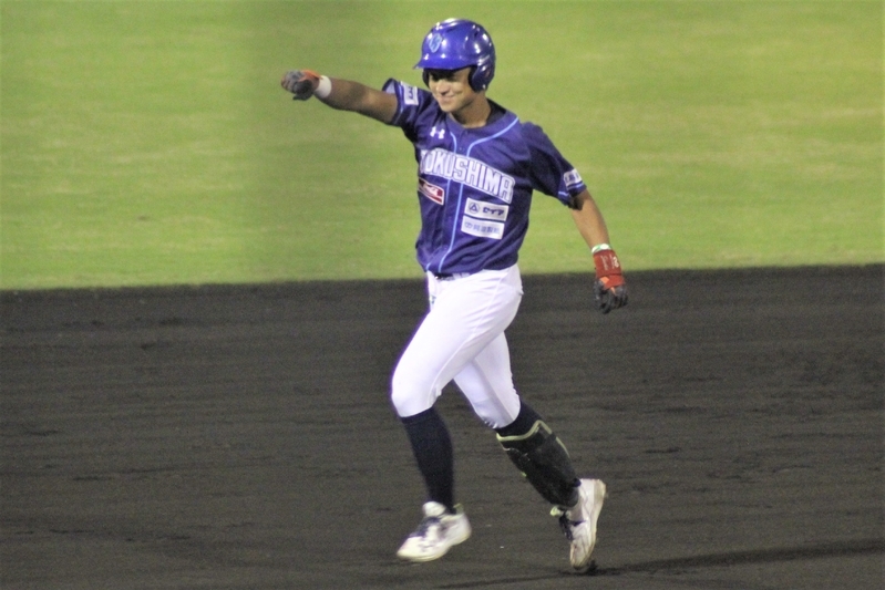 ５回表、生田の本塁打がチームに力を与えた（写真／高田博史）