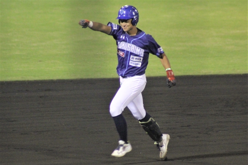 5回表、生田の本塁打がチームに力を与えた(写真/高田博史)
