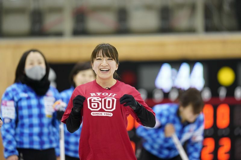 還暦を迎えた2020年にチームは「りゃーじ還暦記念赤Tシャツ」を作成するなど、愛されっぷりがよくわかる　（C）WCT-JAPAN 