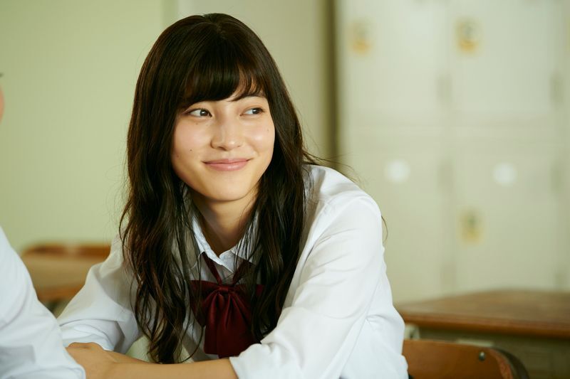最新主演作『ホリミヤ』では優等生女子高生の正統派ヒロインを演じた久保田紗友(C)HERO・萩原ダイスケ/SQUARE ENIX・実写「ホリミヤ」製作委員会・MBS