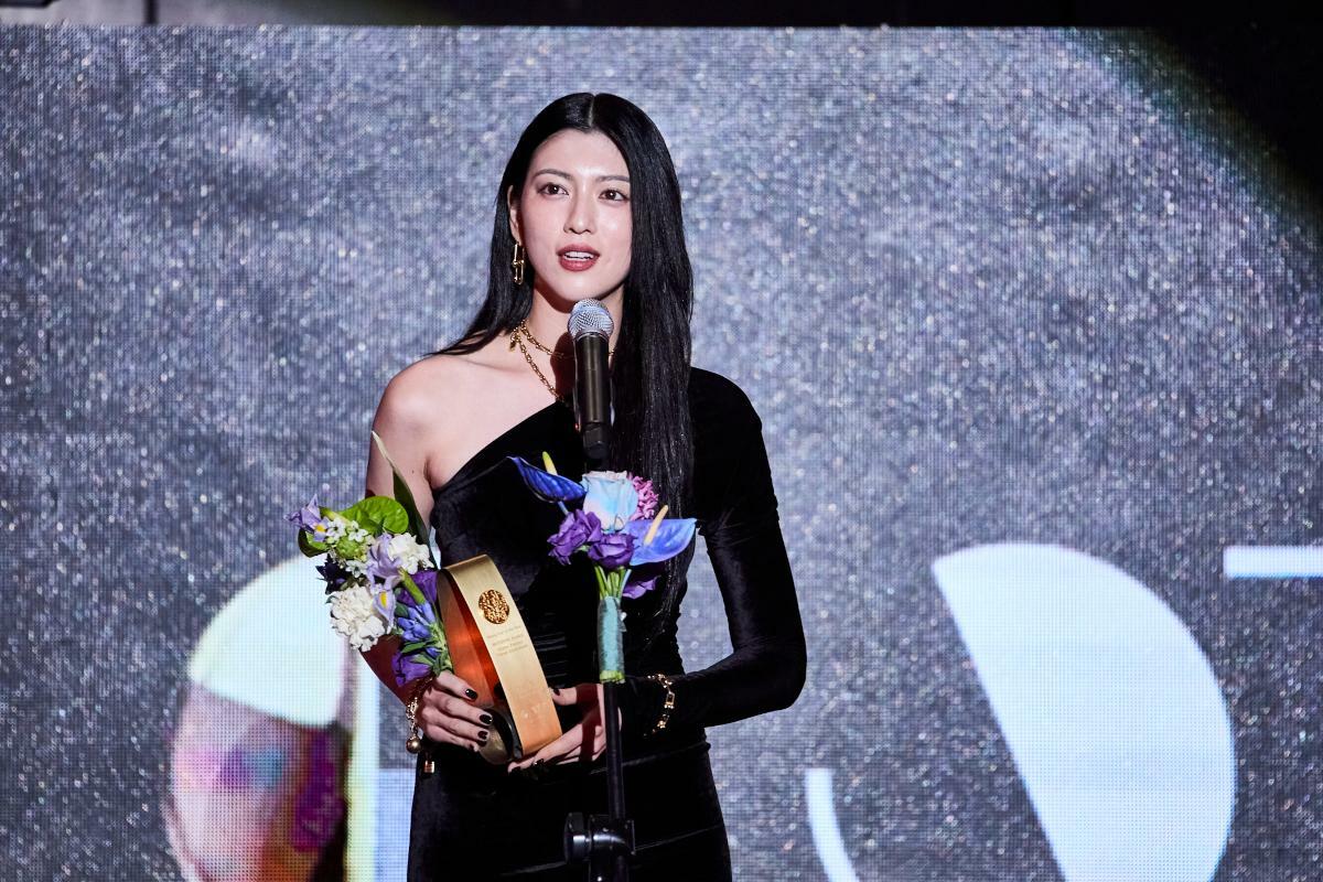 三吉彩花はライジングスター賞（Rising Star of the Year）を受賞した（C）BIFF2024