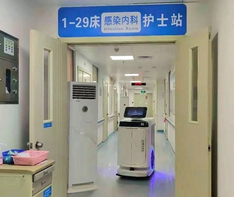 広東省の人民医院の感染症病棟に導入された無人配送ロボット「平平」（賽特智能(SAITE)のWeChat公式アカウントより）