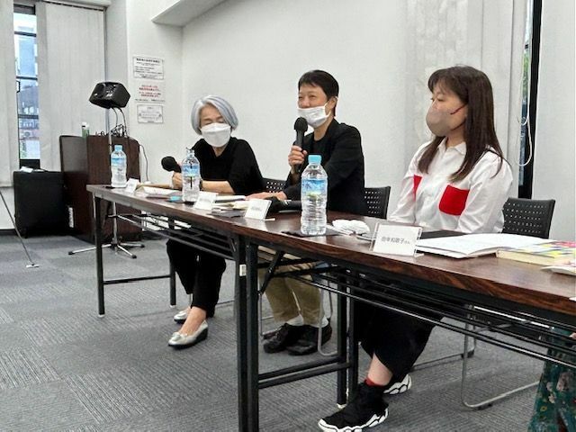 左から尾中美紀子さん、長川千佳子さん、田辺美奈さん/竹ノ下景子さん撮影