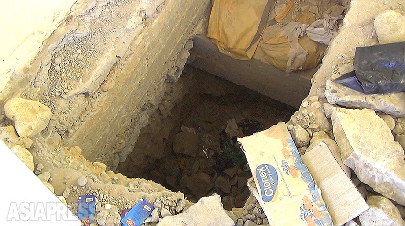 ISは塹壕やトンネル坑道をはりめぐらせて空爆を回避しようとした。写真は地下トンネルの入り口。（2016年・イラク北西部シンジャル・撮影：玉本英子）