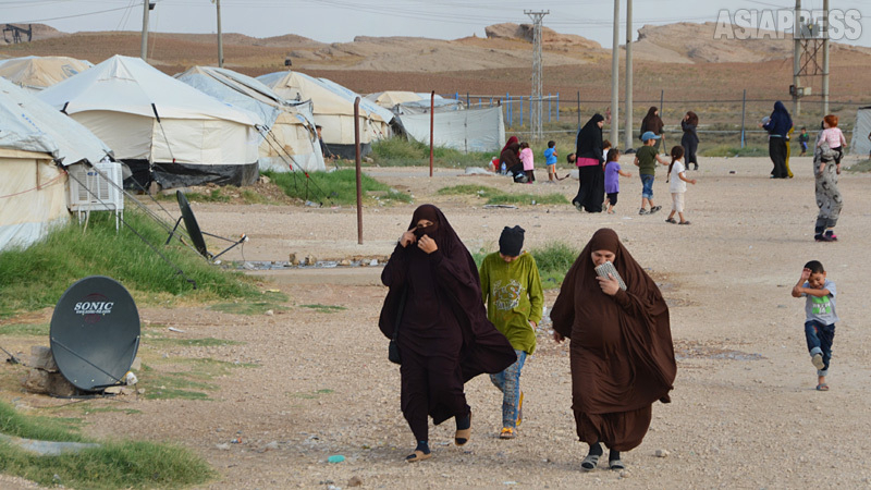 シリア北東部にあるキャンプ。IS妻子ら約500人が収容されている。出身国の一部の政府は送還を受け入れているが、元IS家族の帰国には消極的な国もある。（2018年10月シリア北東部・撮影：玉本英子）