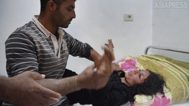 昨年、シリア北部に軍事越境したトルコ軍機に爆撃され、負傷した女性。夫を失った。戦火が続くなか犠牲があいつぐ。「正義」の名のもとの戦争では、つねに住民も巻き添えに。（2019年・シリア・撮影：玉本英子）