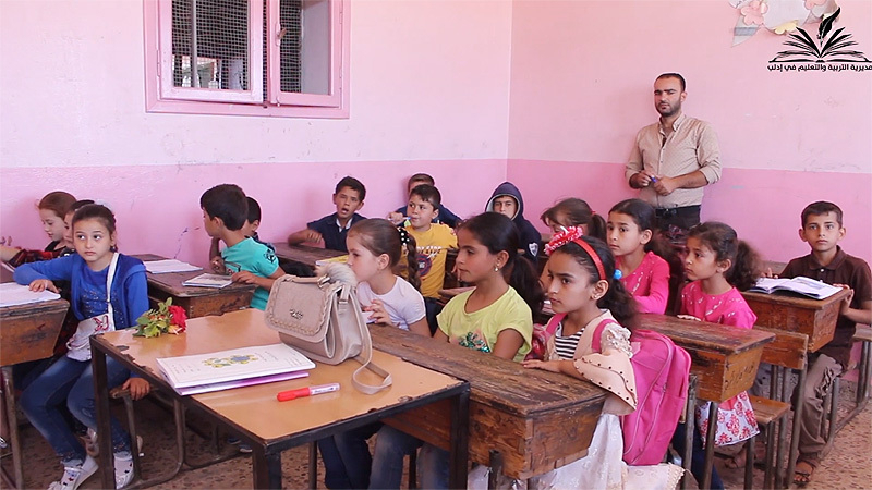 損傷を受けながらも授業が再開されたネイラブの小学校。子供たちにとっても戦火と隣り合わせの日々だ。（2020年6月：イドリブ教育局映像より）