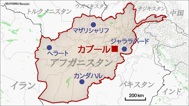 タリバンはアフガニスタン各地の州を次々と攻略し、ガニ大統領は国外に脱出。８月中旬には首都カブールを制圧し、タリバンは再び政権を掌握した。（地図作成：アジアプレス）