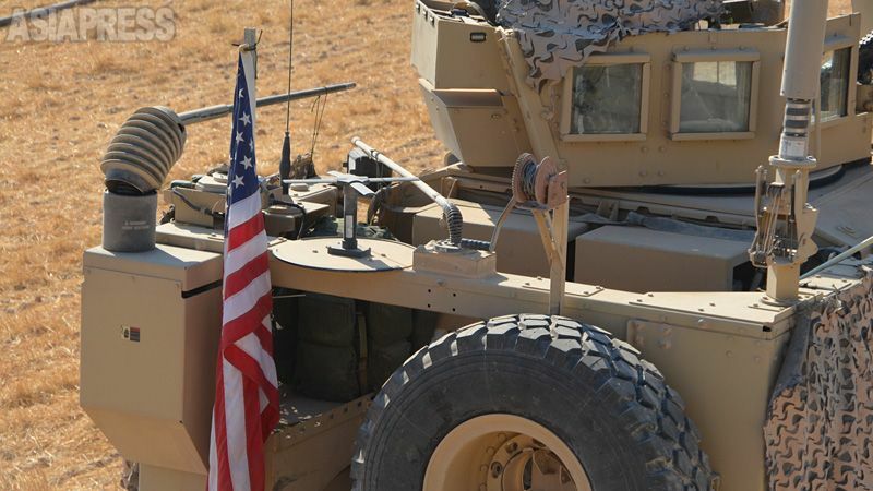 米軍部隊はこの数日後、北部の国境地帯から突如、撤収。そのタイミングにあわせてトルコ軍がシリアに侵攻し、越境攻撃を開始。（シリア北部テルアビヤッド・2019年10月・撮影：玉本英子）