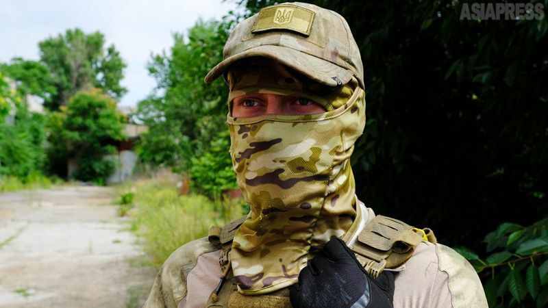 元英軍特殊部隊所属の英国人義勇兵。ロシア軍のウクライナ侵攻後、すぐに義勇兵に志願し、ウクライナ入り。前線部隊で戦い、その後、ウクライナ軍と市民防衛隊の教官に。ウクライナが勝利するまでとどまると話した。（2022年7月・オデーサ・撮影：玉本英子）