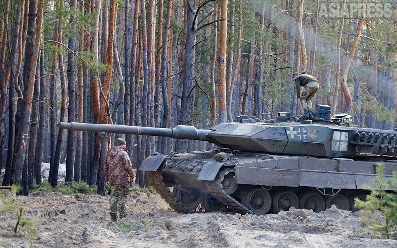 ドイツ国防省によると、これまでにウクライナに供与されたレオパルト2A6戦車は18両。その一部がこの旅団に配備された。ポルトガルも3両ウクライナに供与。(2024年2月ドネツク州・撮影：坂本卓）
